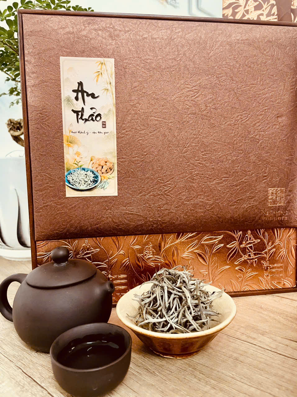 4 4
